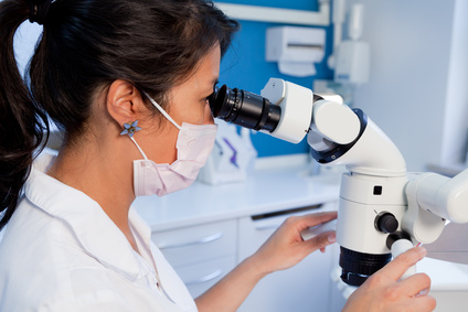 マイクロスコープで治療